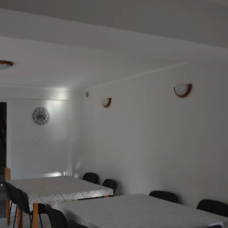 Goscinne Monika * شكلارسكا بوريبا